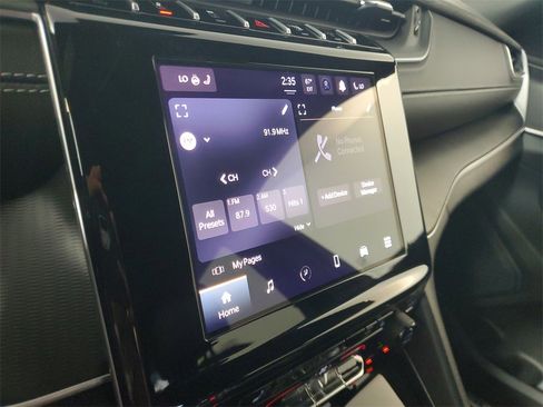 New 2025 Jeep Grand Cherokee Altitude image 17