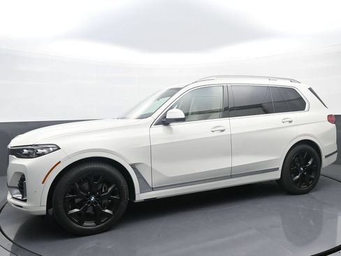 Used 2022 BMW X7 xDrive40i w/ Executive Package AWD/4WD image 4