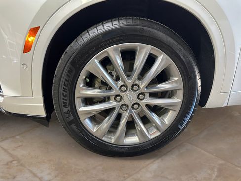 Used 2023 Cadillac XT6 Premium Luxury w/ Technology Package AWD/4WD image 31