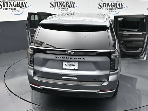 Used 2026 Chevrolet Suburban LT w/ Comfort Package RWD image 38