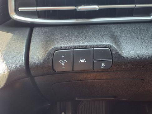 Used 2022 Hyundai Elantra SEL FWD image 9