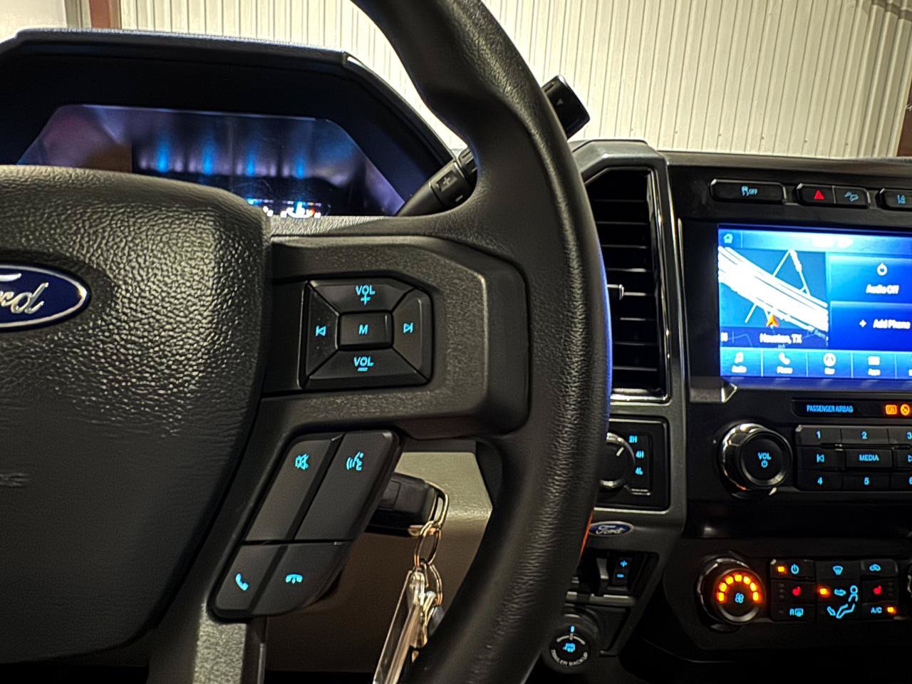 Used 2022 Ford F250 XLT w/ XLT Premium Package AWD/4WD image 23
