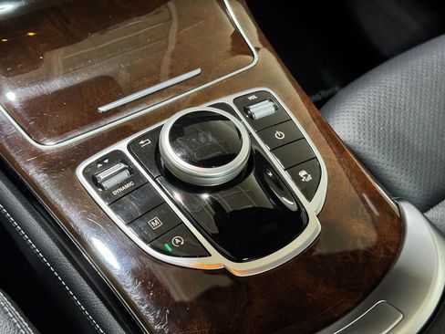 Used 2019 Mercedes-Benz GLC 300 4MATIC image 15