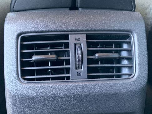 Used 2025 Nissan Rogue SV image 24