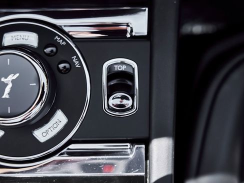 Used 2018 Rolls-Royce Dawn RWD image 62
