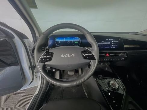 Used 2025 Kia Niro Wind w/ Wind Preserve Package FWD image 14
