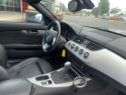 Used 2011 BMW Z4 sDrive30i w/ Sport Pkg RWD image 2