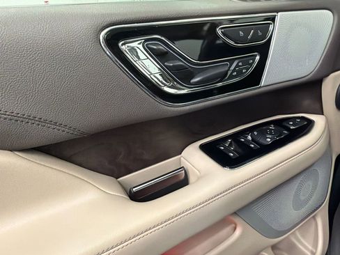 Used 2022 Lincoln Navigator L Reserve AWD/4WD image 38