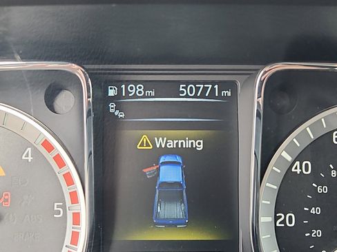 Used 2017 Nissan Titan Platinum Reserve image 11