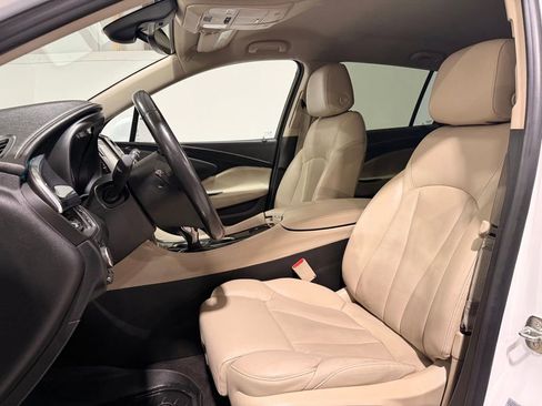 Used 2018 Buick Envision Premium w/ Driver Confidence Package image 21