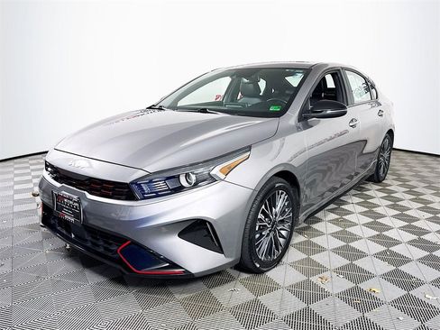 Used 2023 Kia Forte GT-Line w/ GT-Line Premium Package image 3