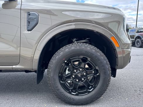 New 2025 Ford Ranger XLT w/ FX4 Off-Road Package image 18