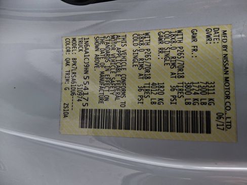 Used 2017 Nissan Titan S image 29