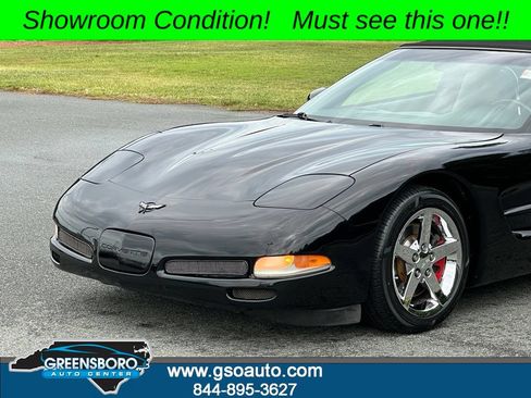 Used 2001 Chevrolet Corvette Convertible w/ Preferred Equipment Group1 RWD image 30