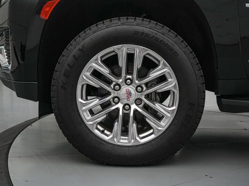 Used 2023 GMC Yukon XL SLT w/ SLT Luxury Package AWD/4WD image 10