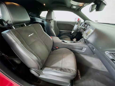 Used 2015 Dodge Challenger SRT Hellcat RWD image 30
