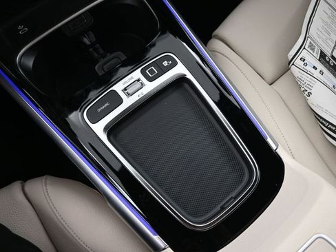 New 2026 Mercedes-Benz GLB 250 image 9