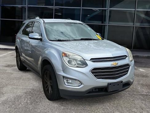 Used 2017 Chevrolet Equinox Premier w/ Enhanced Convenience Package AWD/4WD image 2