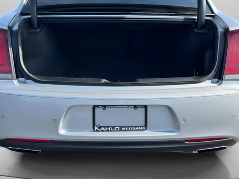 Used 2023 Chrysler 300 S RWD image 8