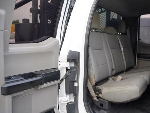 Used 2017 Ford F550 4x4 SuperCab Super Duty image 11