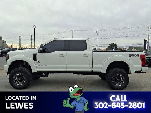 Used 2022 Ford F250 Lariat w/ Black Appearance Package image 21