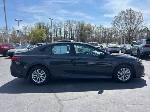 Used 2025 Toyota Camry LE image 4