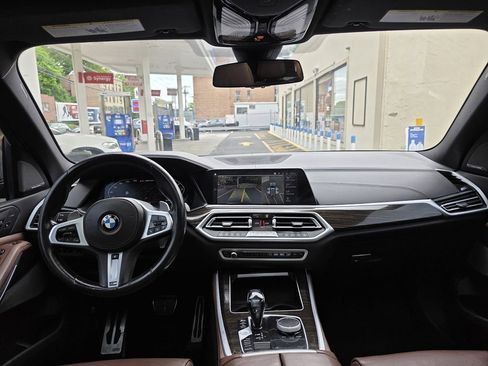 Used 2020 BMW X5 M50i w/ Premium Package image 22