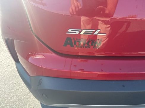 Used 2022 Ford Edge SEL w/ Convenience Package image 6