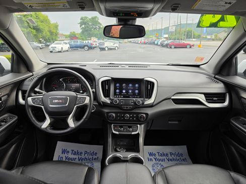 Used 2024 GMC Terrain SLT AWD/4WD image 15