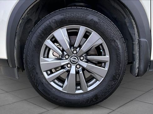 Used 2024 Nissan Pathfinder SV w/ Lighting Package (N92) image 10