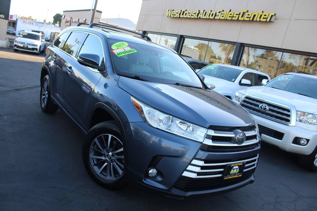 Used 2018 Toyota Highlander XLE w/ Carpet Mat Package (TMS) FWD image 40