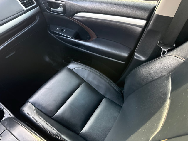 Used 2017 Toyota Highlander XLE FWD image 15