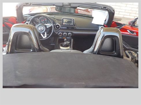 Used 2016 MAZDA MX-5 Miata Grand Touring RWD image 38