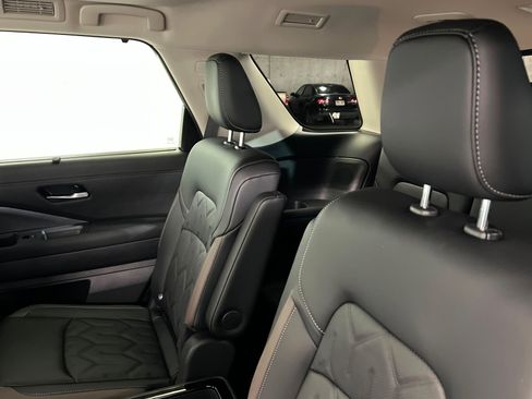 New 2026 Nissan Pathfinder Platinum image 20