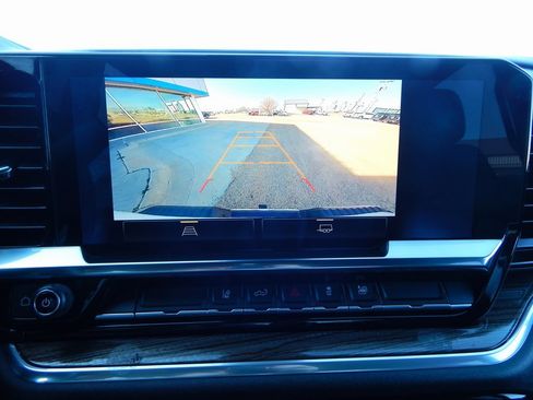 Used 2025 Chevrolet Silverado 2500 LT w/ Convenience Package image 22