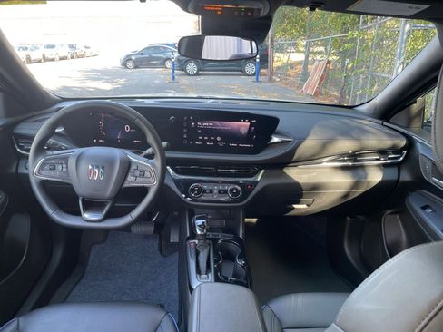 Used 2025 Buick Envista Sport Touring image 31