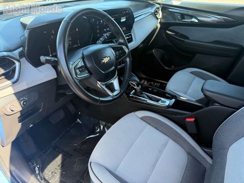 Used 2024 Chevrolet TrailBlazer LT w/ Convenience Package image 12