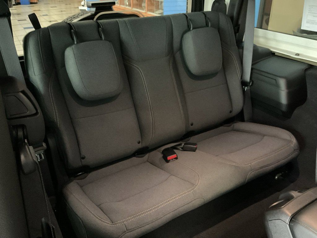 Used 2025 Jeep Wrangler Sport AWD/4WD image 17