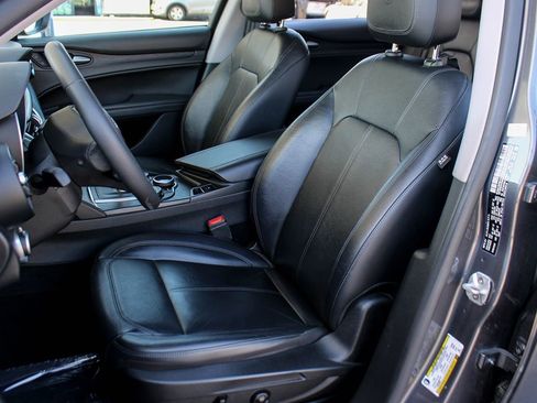 Used 2018 Alfa Romeo Stelvio AWD image 16