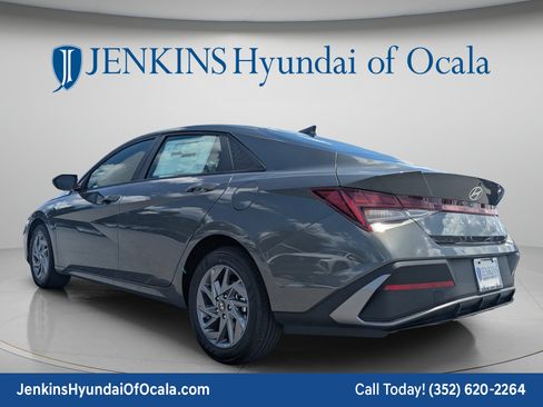 New 2026 Hyundai Elantra Hybrid FWD image 7