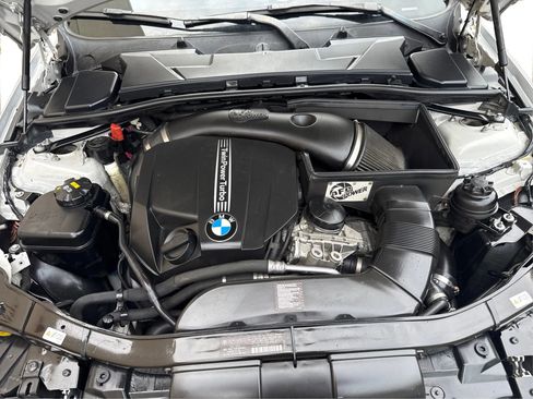 Used 2013 BMW 335i Coupe image 11