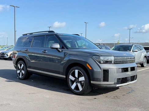 Used 2024 Hyundai Santa Fe Limited FWD image 3