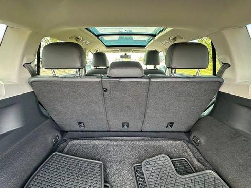 Used 2019 Volkswagen Tiguan SE AWD/4WD image 17
