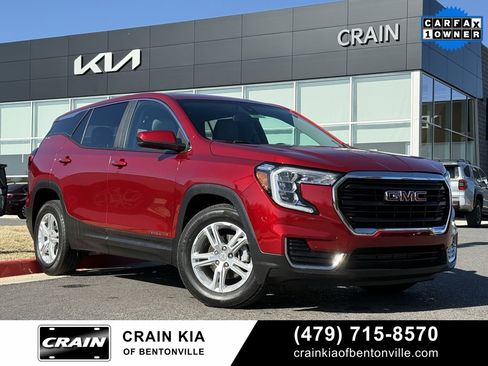 Used 2022 GMC Terrain SLE image 1