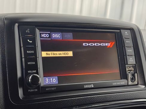 Used 2020 Dodge Grand Caravan SXT image 32