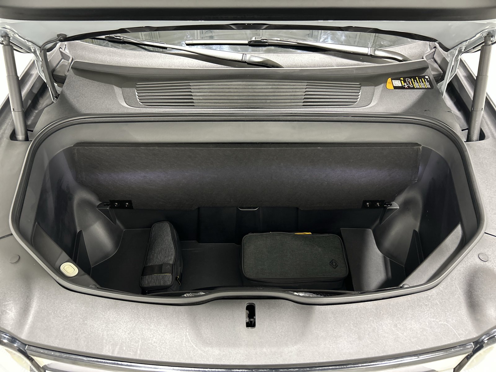 Used 2023 Rivian R1S Launch Edition Quad AWD/4WD image 14