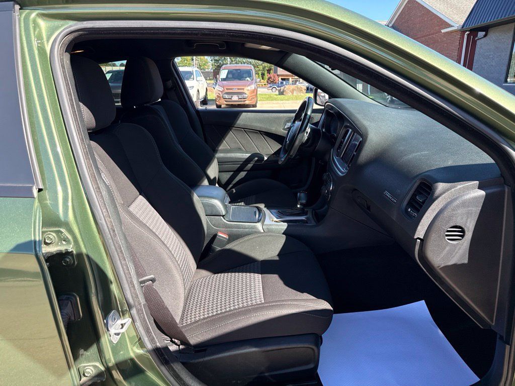 Used 2022 Dodge Charger R/T w/ Blacktop Package RWD image 40