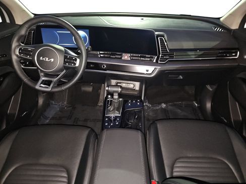 Used 2024 Kia Sportage SX image 9