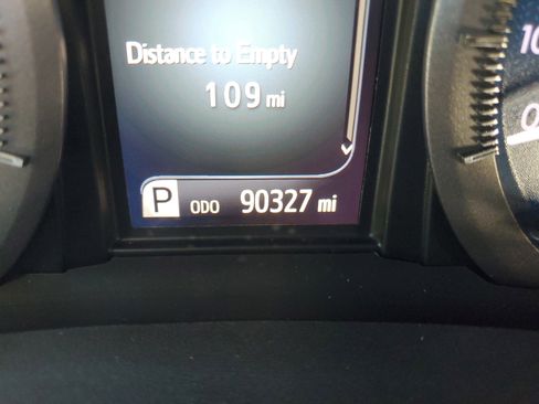 Used 2019 Toyota Sienna L image 28