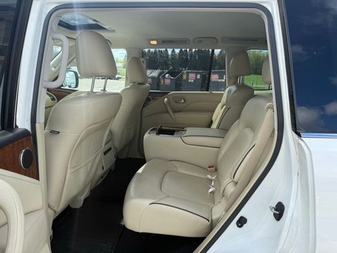 Used 2018 INFINITI QX80 4WD w/ Driver Assistance Package image 11